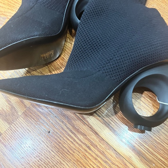 New with Box Burberry boots size 40 - Picture 2 of 4